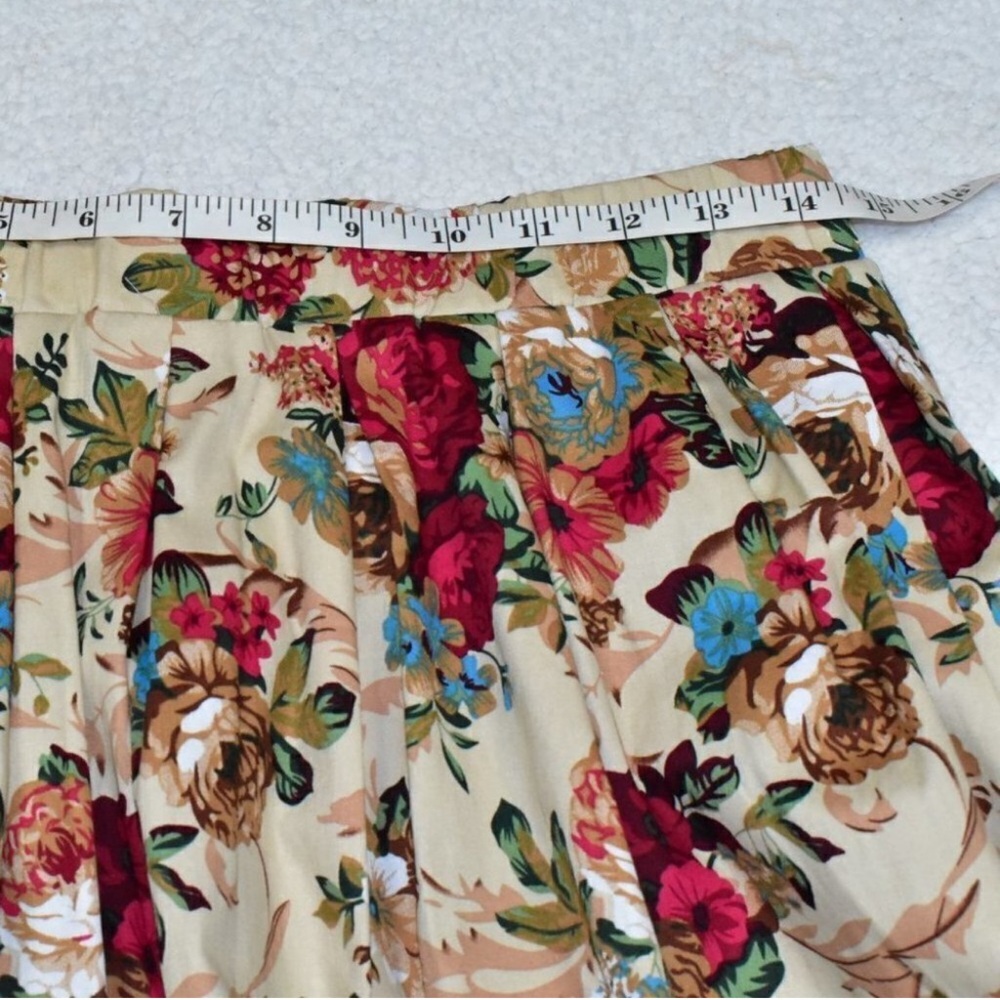 Taydey A Line Pleated Floral Skirt Size L - Picture 4 of 9